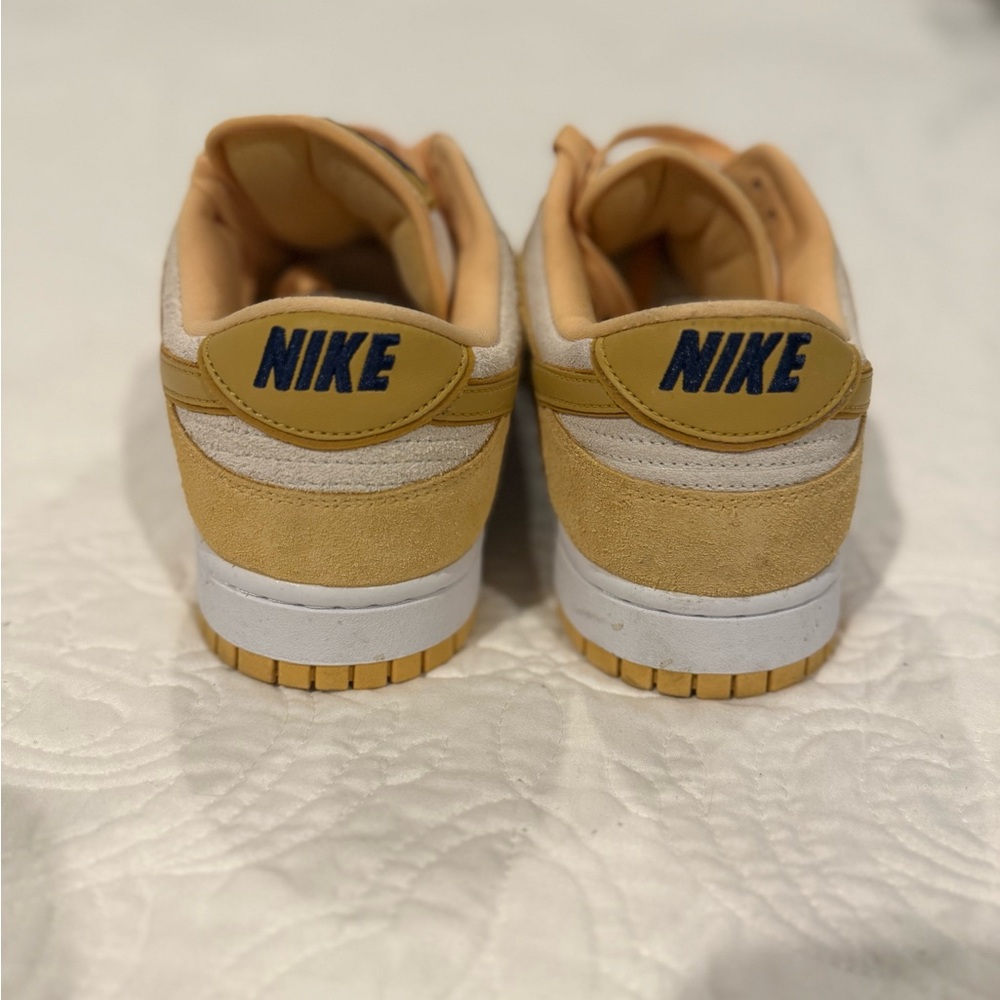 Nike Dunk Low LX Sneakers